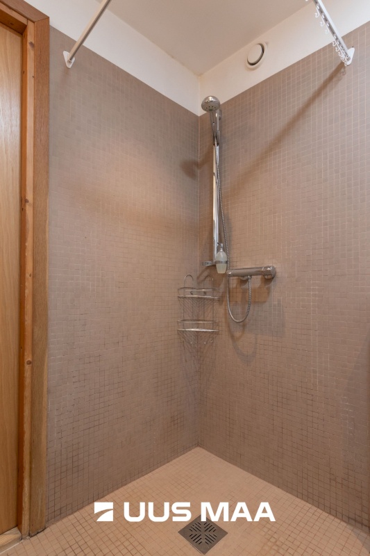 Tallinn, Kesklinna linnaosa, Kompassi, Pronksi 4