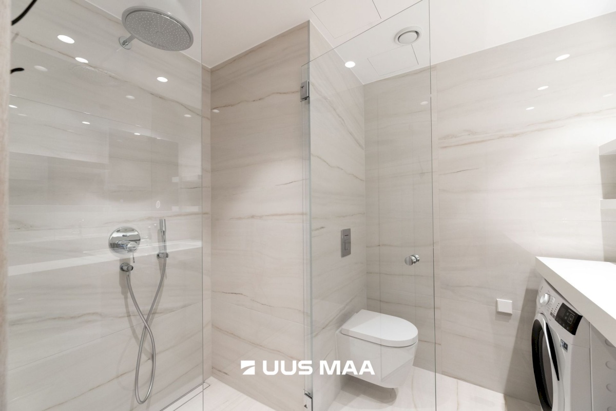 Tallinn, Kesklinna linnaosa, Pärnu mnt 33