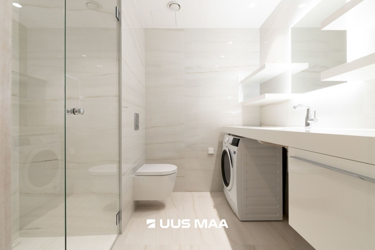 Tallinn, Kesklinna linnaosa, Pärnu mnt 33