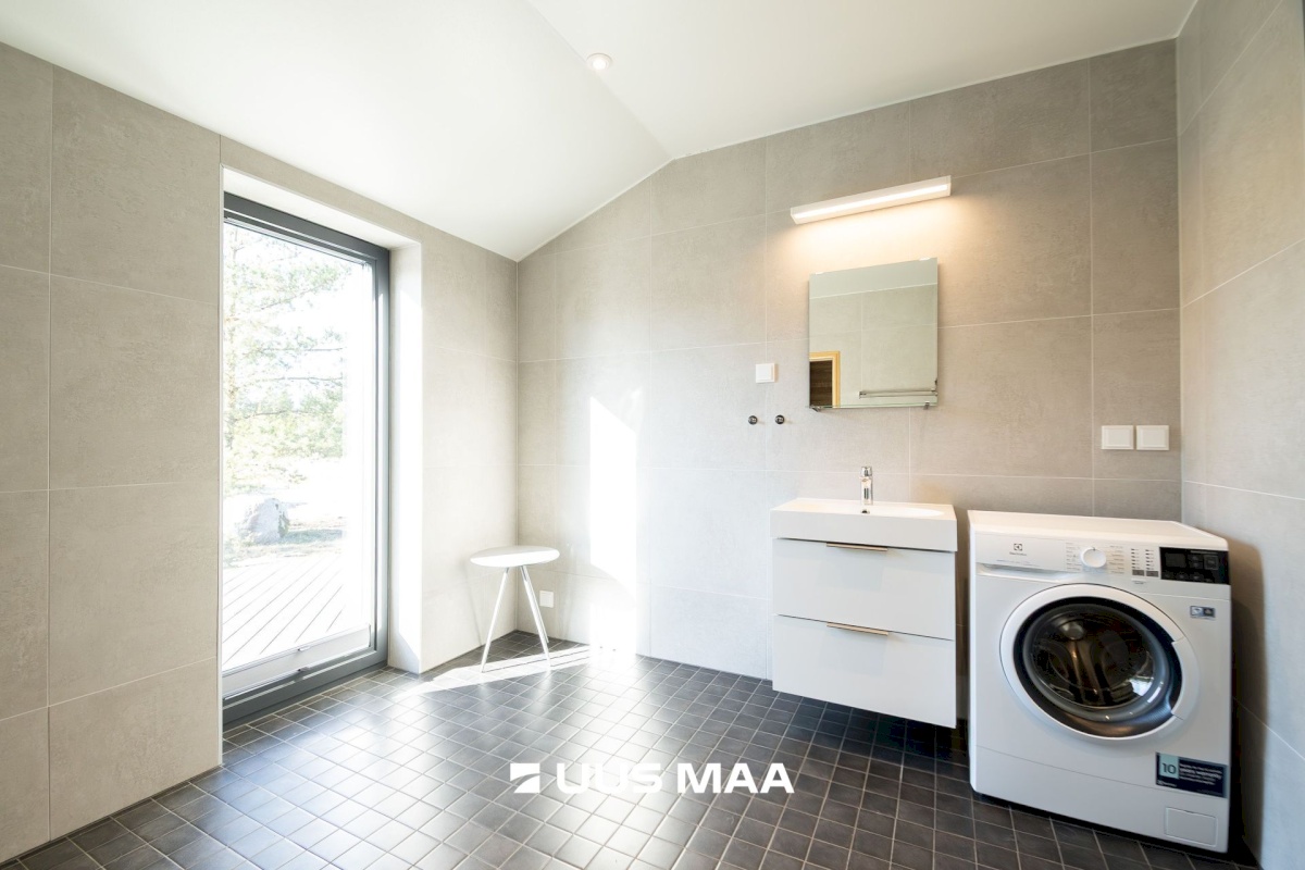 Saaremaa vald, Kuressaare linn, Merikotka 20