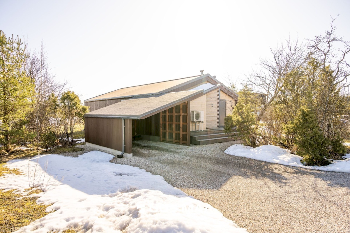 Saaremaa vald, Kuressaare linn, Merikotka 20