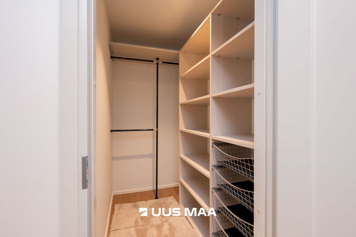 Tartu linn, Tartu linn, Raadi-Kruusamäe, Raadiraja 12