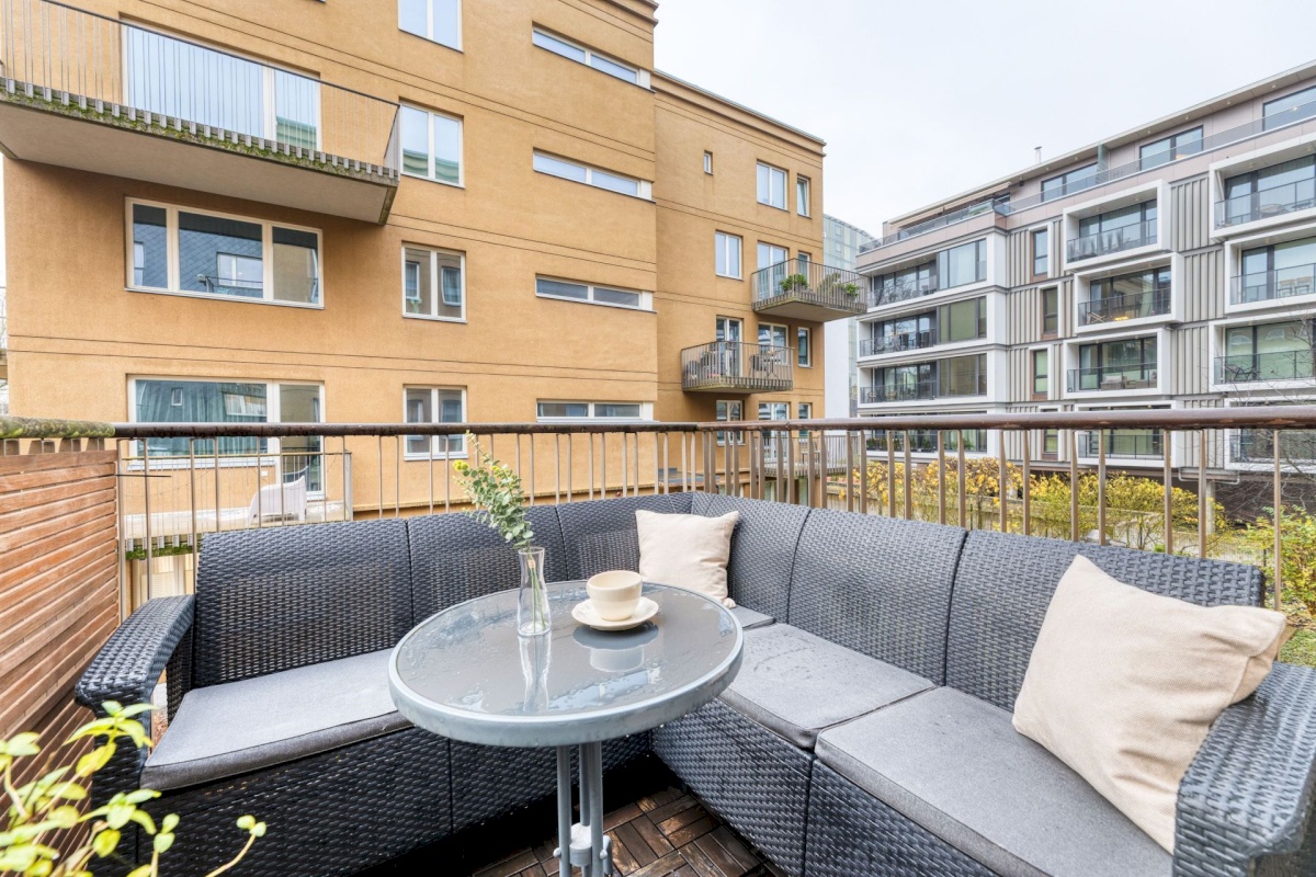 Tallinn, Kesklinna linnaosa, Torupilli, C. R. Jakobsoni 7