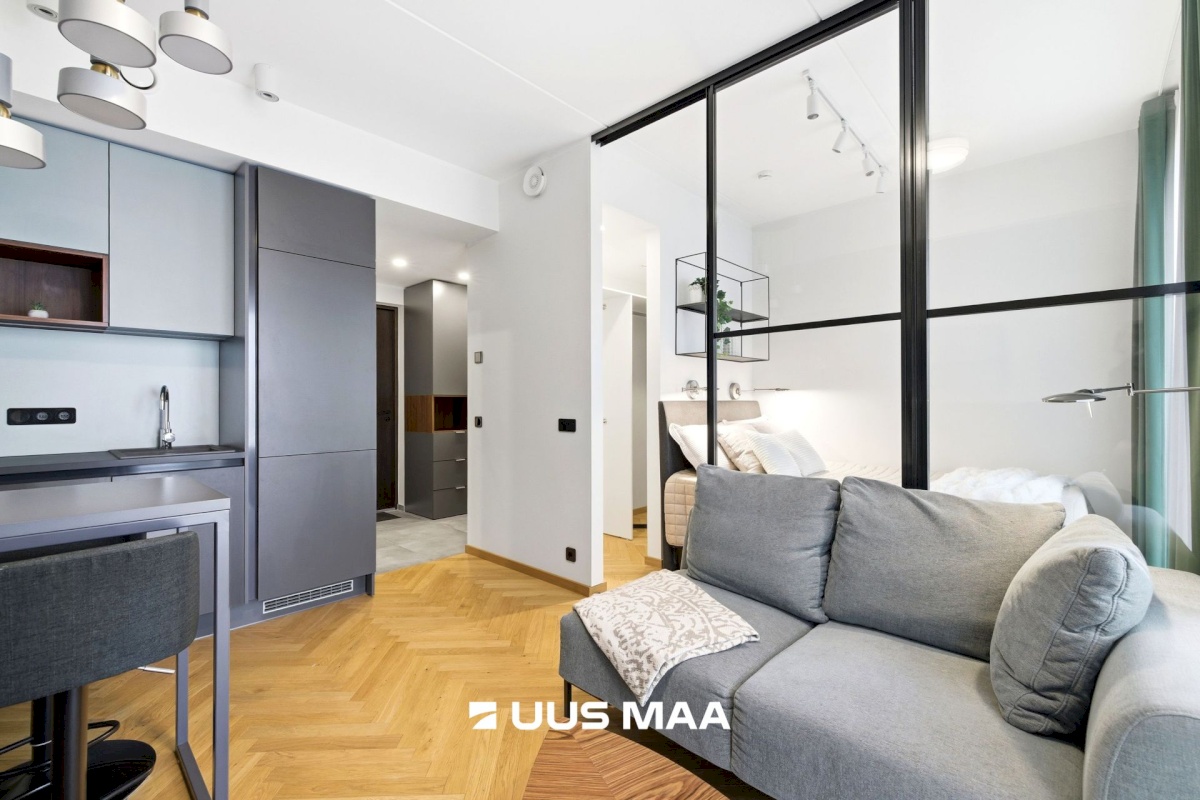 Tallinn, Kesklinna linnaosa, Uus Maailm, Toom-Kuninga 15