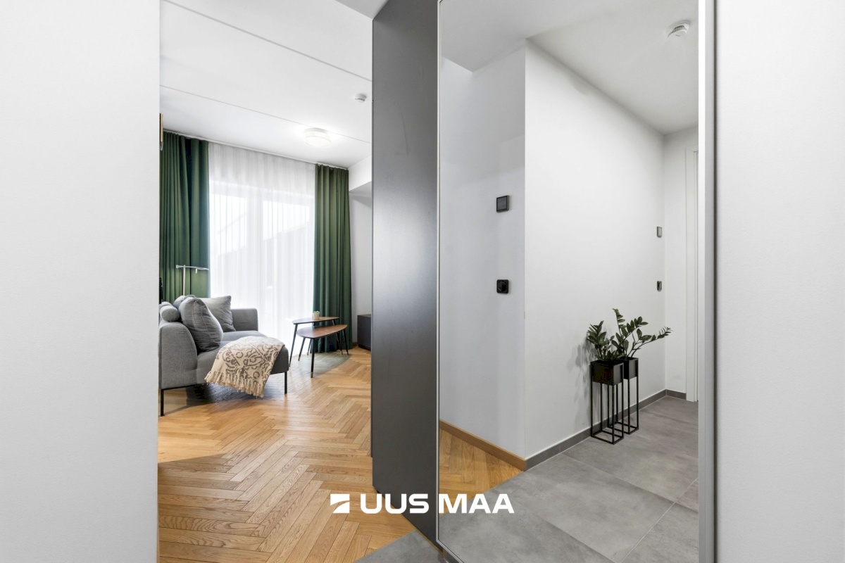 Tallinn, Kesklinna linnaosa, Uus Maailm, Toom-Kuninga 15