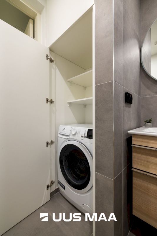 Tallinn, Kesklinna linnaosa, Uus Maailm, Toom-Kuninga 15