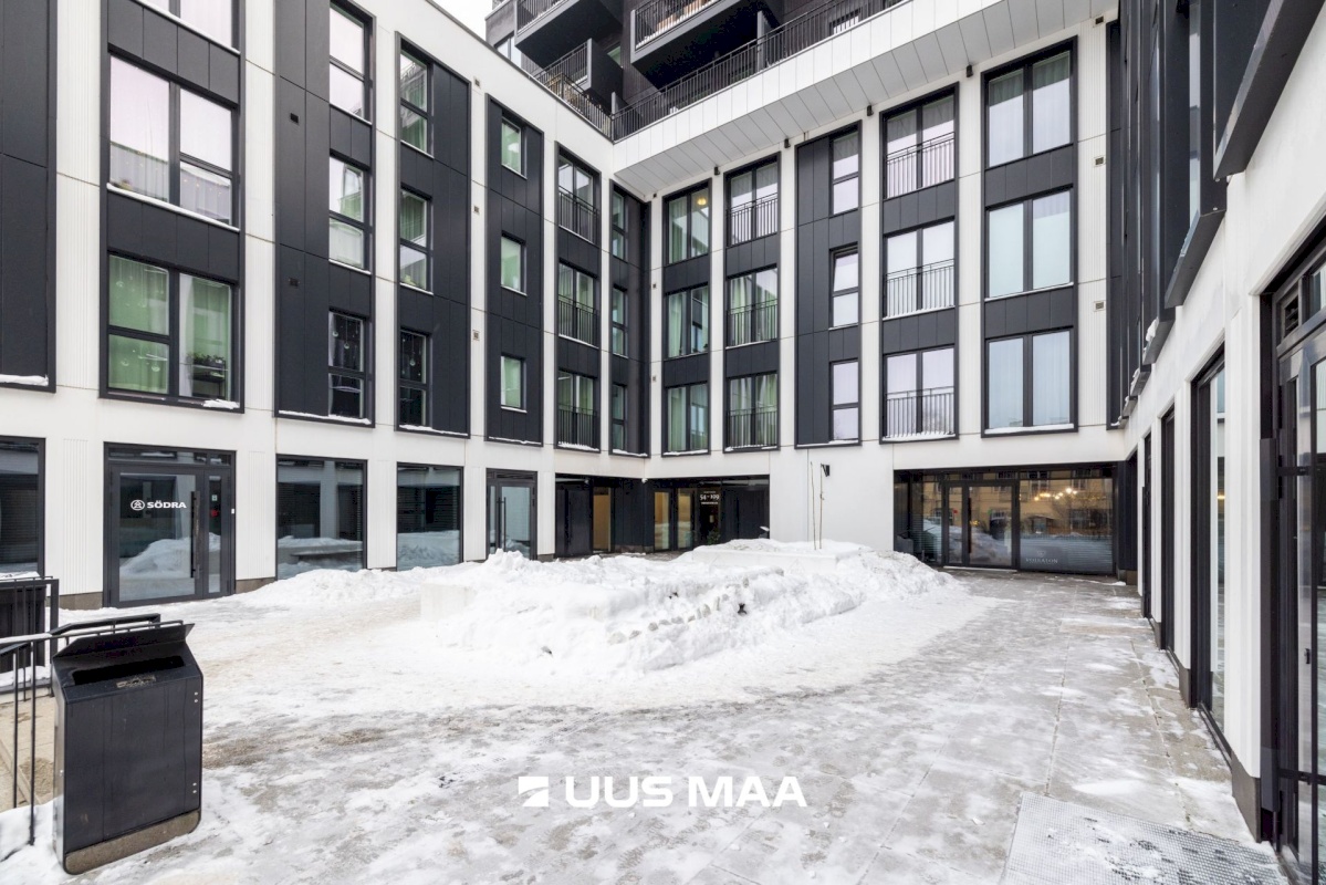 Tallinn, Kesklinna linnaosa, Uus Maailm, Toom-Kuninga 15