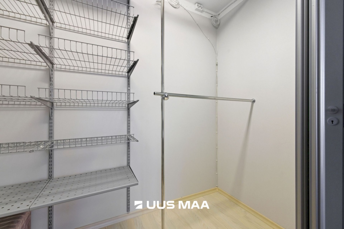 Tallinn, Mustamäe linnaosa, Akadeemia tee 56