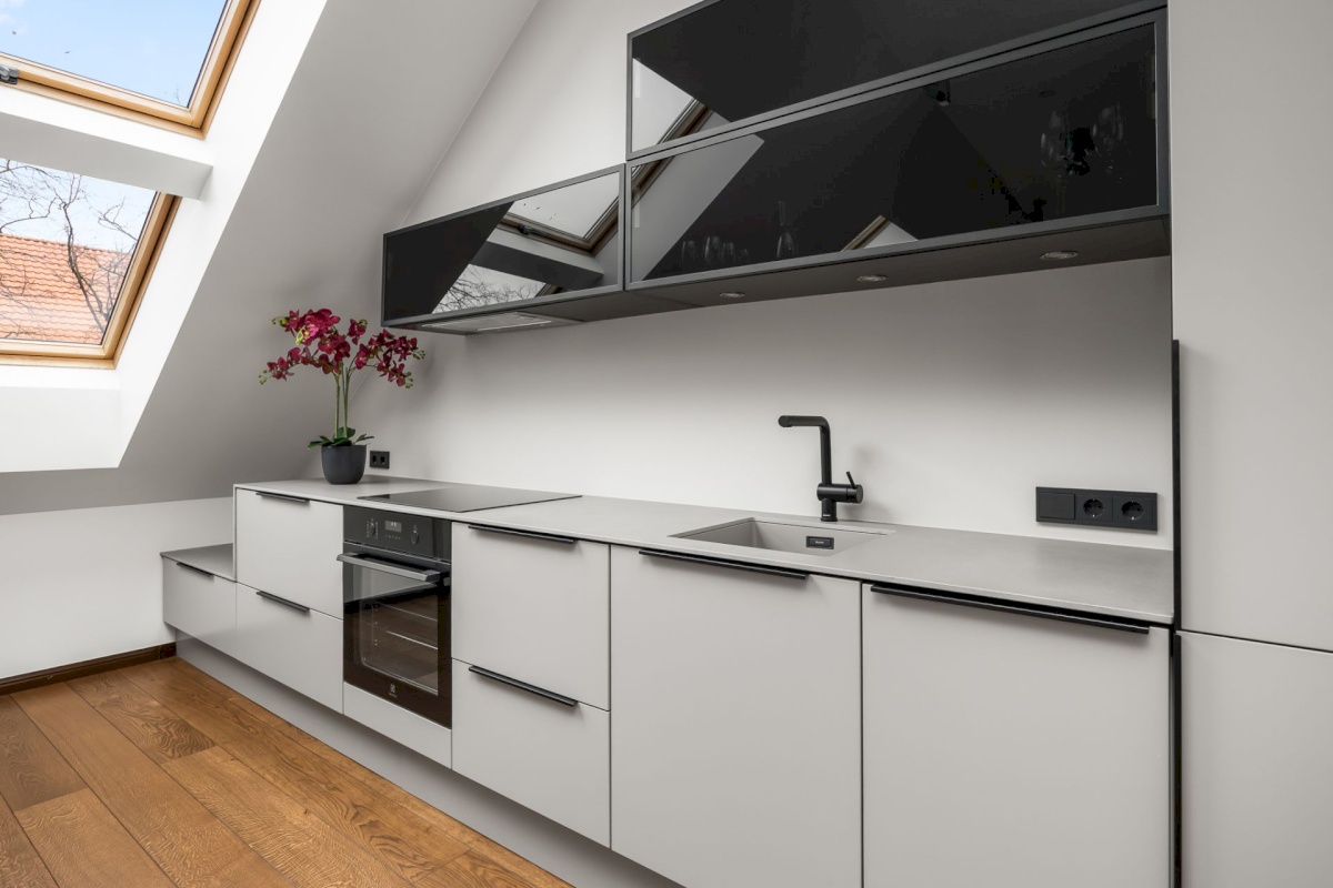 Tallinn, Kesklinna linnaosa, Lembitu 8