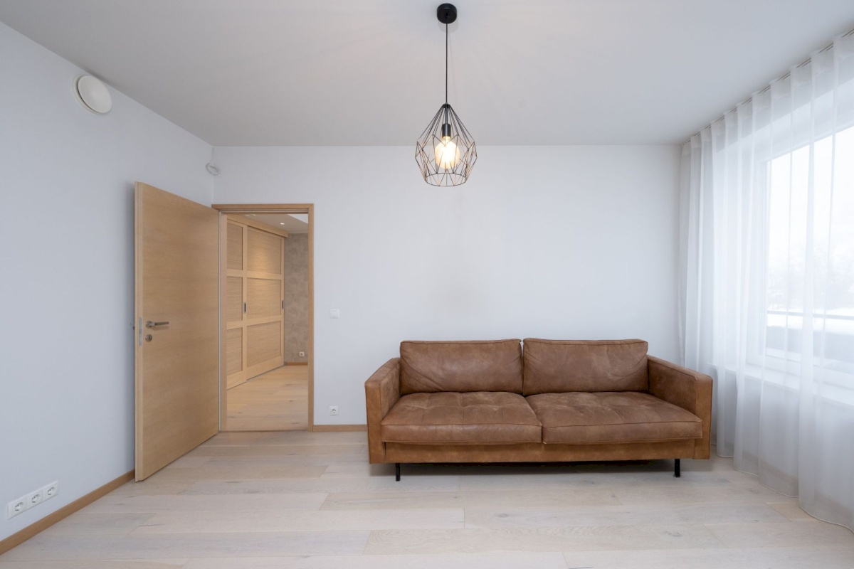 Tallinn, Kristiine linnaosa, Tondi, Sõjakooli 12