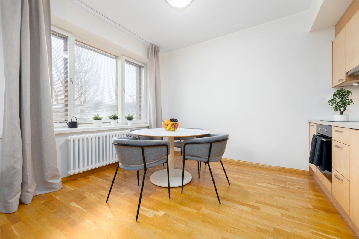 Tallinn, Kesklinna linnaosa, Pärnu mnt 27