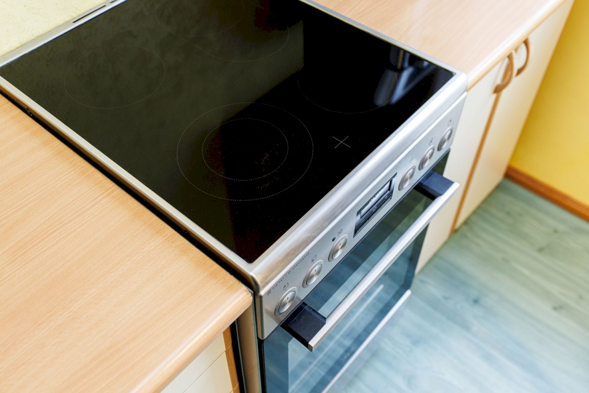 Tallinn, Haabersti linnaosa, Väike-Õismäe, Õismäe tee 99