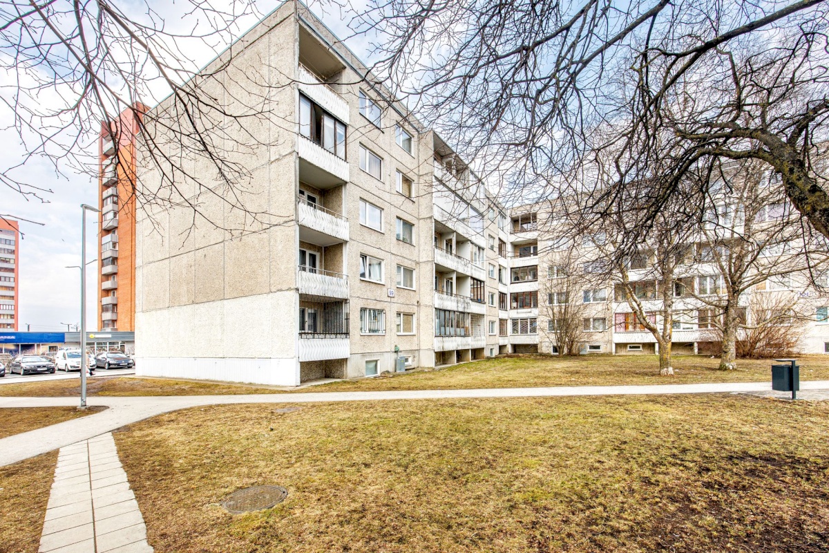 Tallinn, Haabersti linnaosa, Väike-Õismäe, Õismäe tee 99