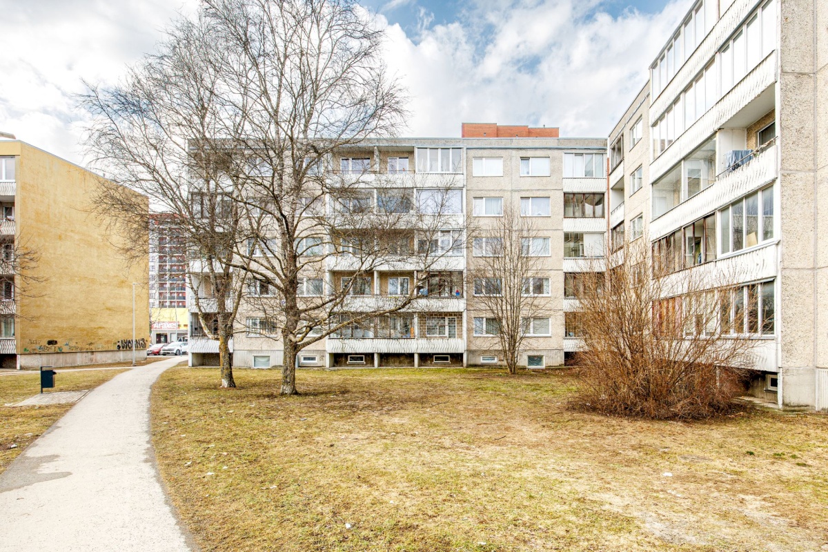 Tallinn, Haabersti linnaosa, Väike-Õismäe, Õismäe tee 99