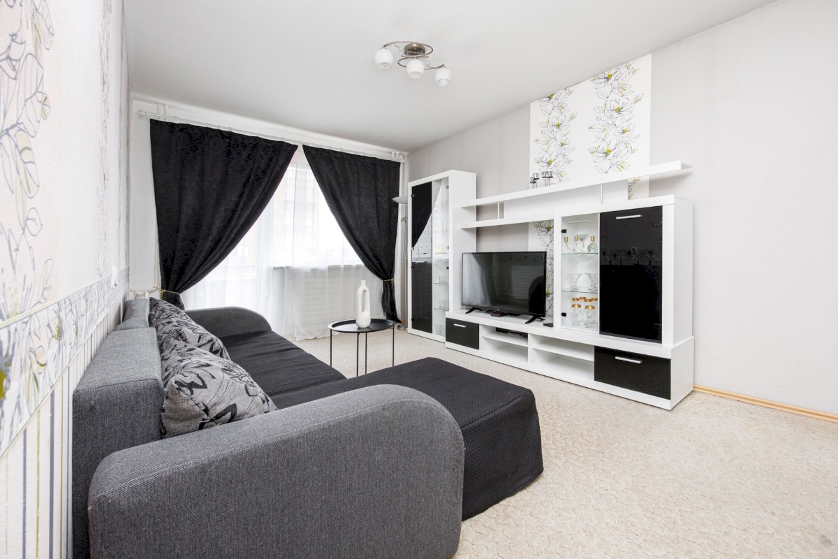 Tallinn, Haabersti linnaosa, Väike-Õismäe, Õismäe tee 99