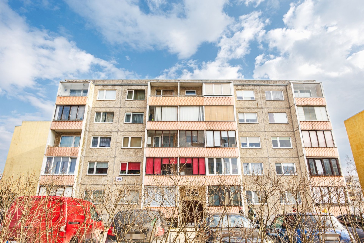 Tallinn, Haabersti linnaosa, Väike-Õismäe, Õismäe tee 99