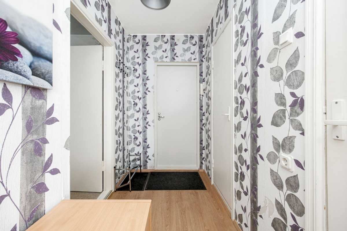 Tallinn, Haabersti linnaosa, Väike-Õismäe, Õismäe tee 99