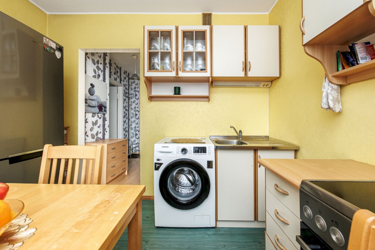 Tallinn, Haabersti linnaosa, Väike-Õismäe, Õismäe tee 99