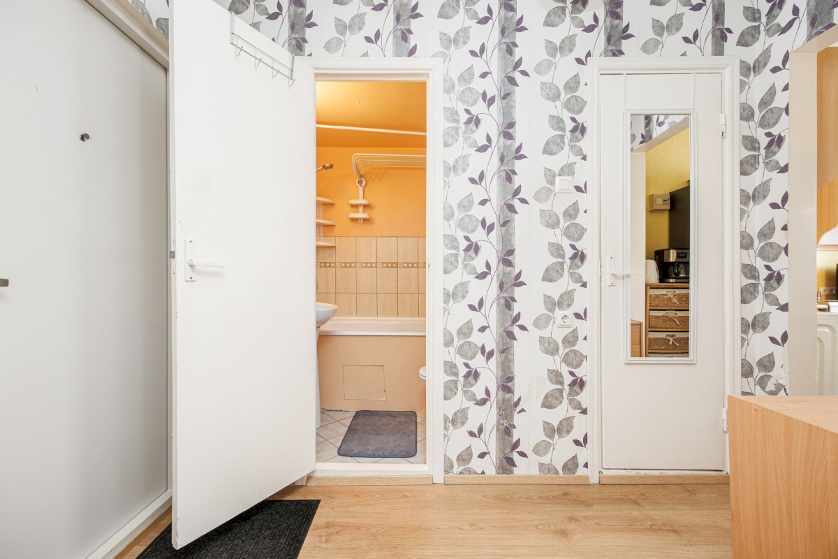 Tallinn, Haabersti linnaosa, Väike-Õismäe, Õismäe tee 99