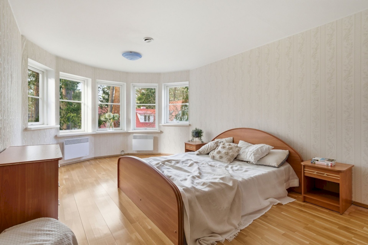 Tallinn, Nõmme linnaosa, Kivimäe, Lauliku 32a