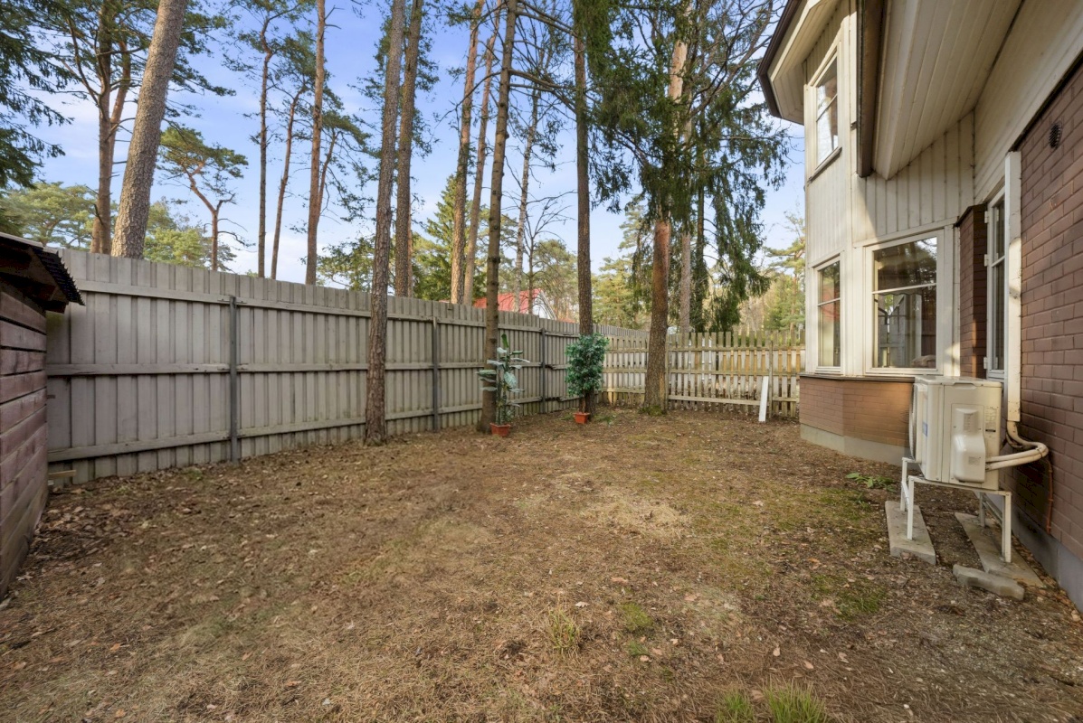 Tallinn, Nõmme linnaosa, Kivimäe, Lauliku 32a