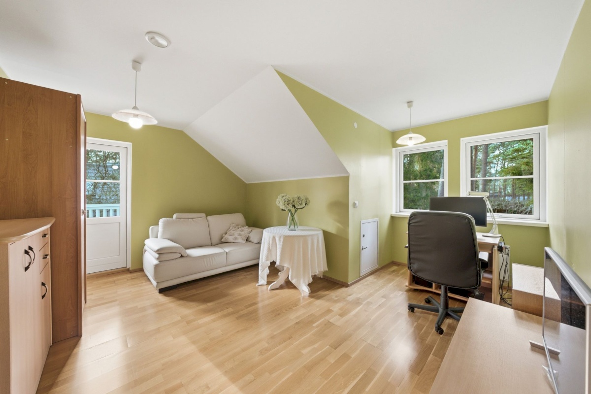 Tallinn, Nõmme linnaosa, Kivimäe, Lauliku 32a