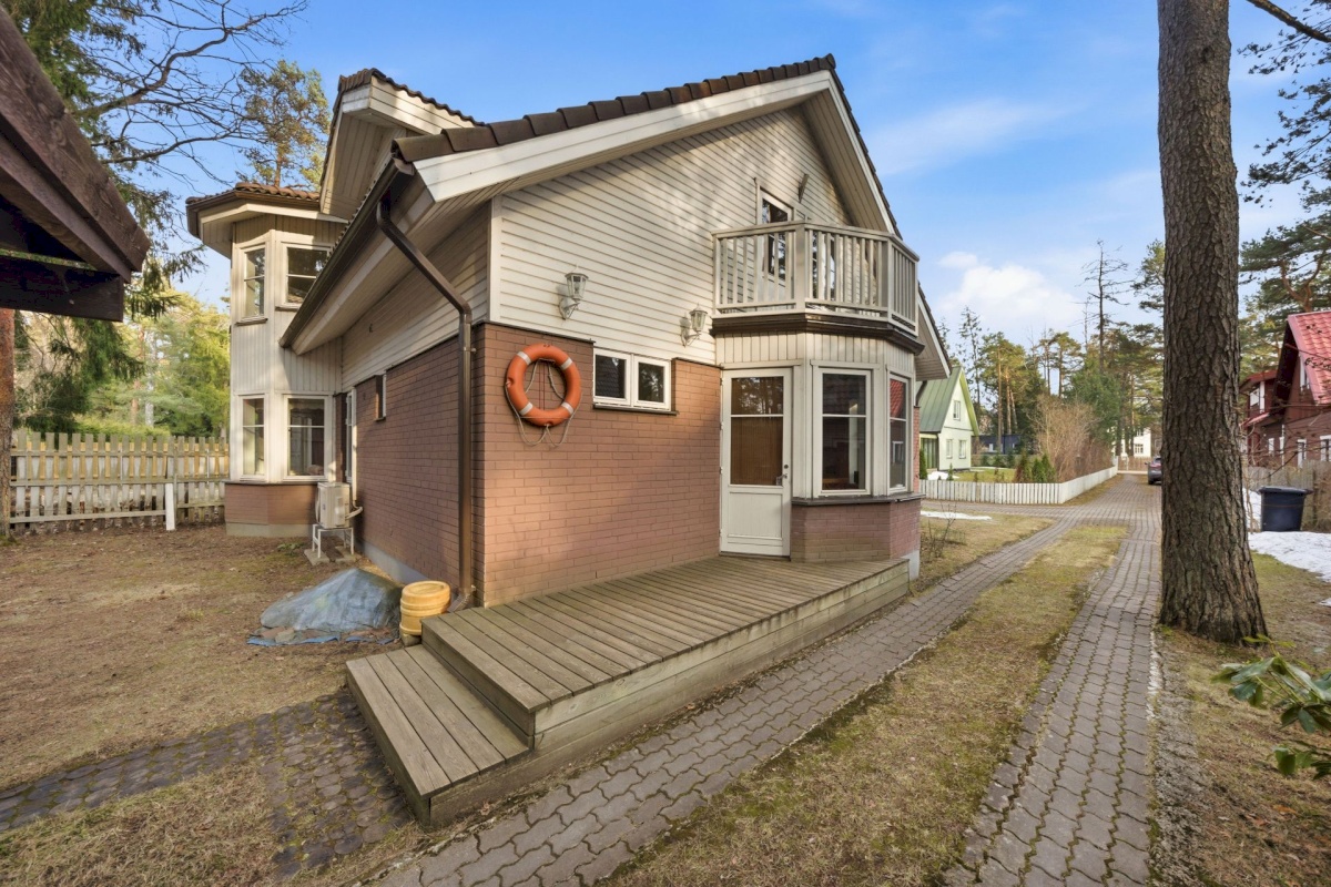 Tallinn, Nõmme linnaosa, Kivimäe, Lauliku 32a