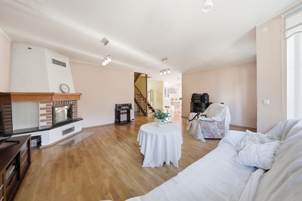 Tallinn, Nõmme linnaosa, Kivimäe, Lauliku 32a