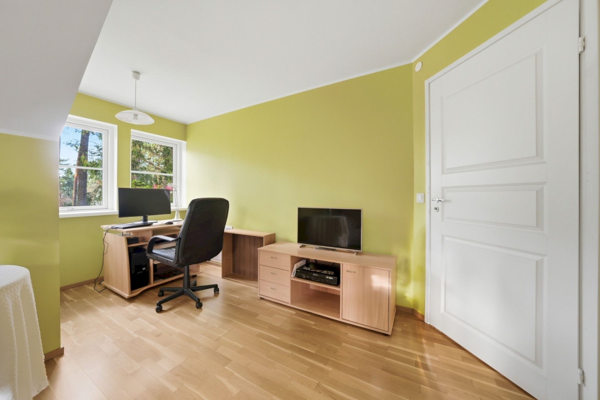 Tallinn, Nõmme linnaosa, Kivimäe, Lauliku 32a