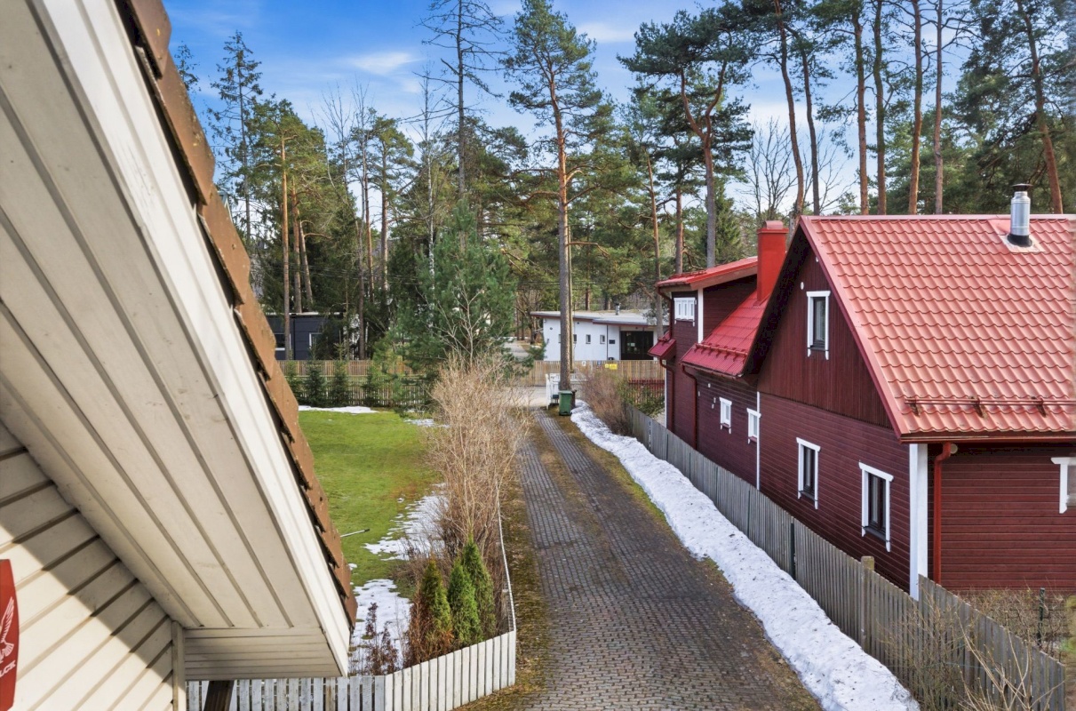 Tallinn, Nõmme linnaosa, Kivimäe, Lauliku 32a