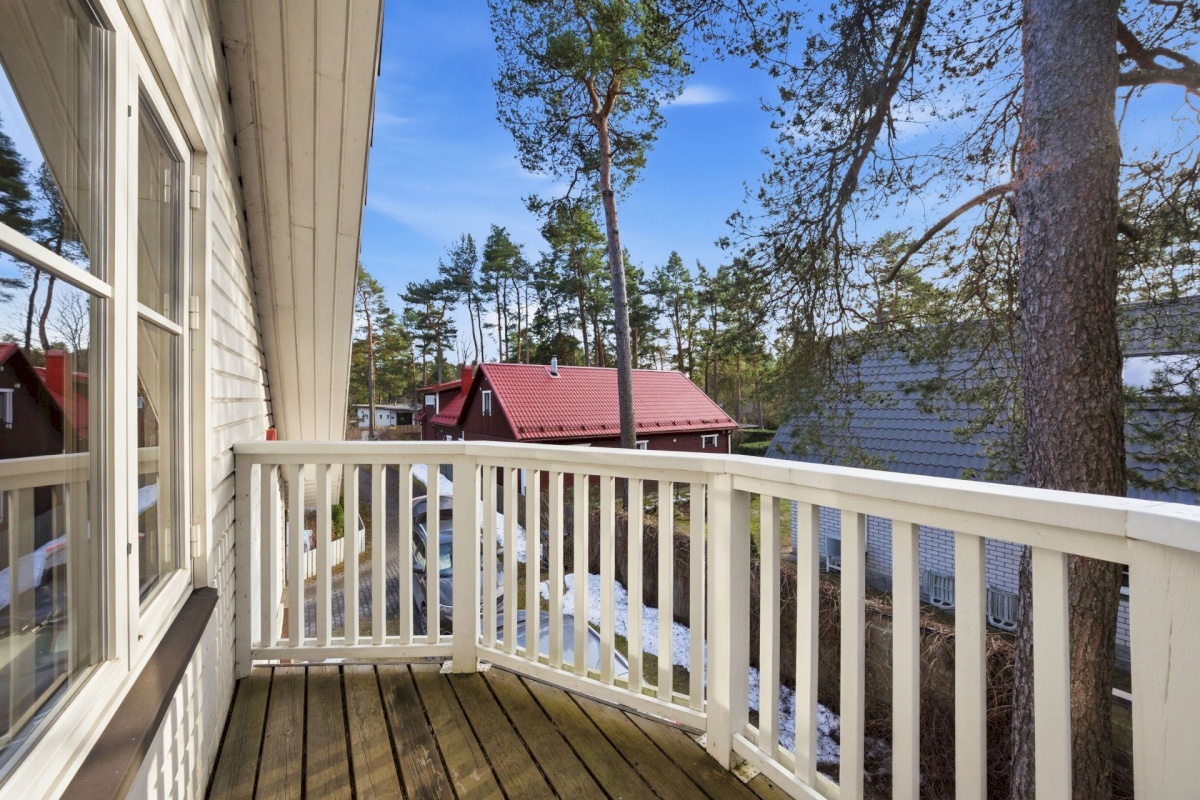 Tallinn, Nõmme linnaosa, Kivimäe, Lauliku 32a