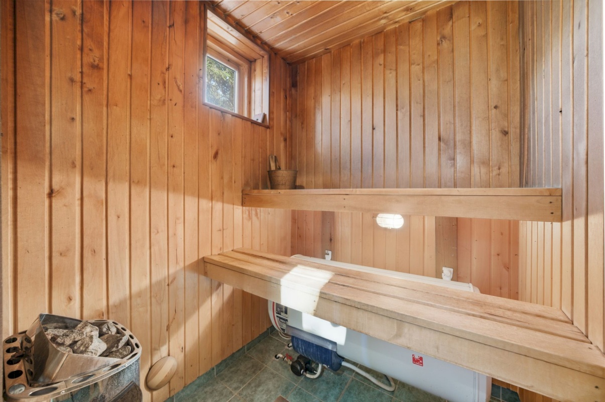 Tallinn, Nõmme linnaosa, Kivimäe, Lauliku 32a