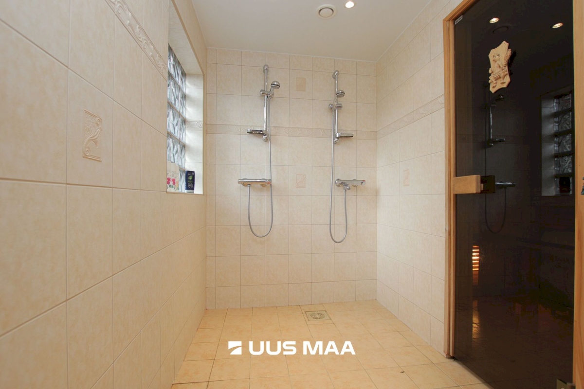 Pärnu linn, Pärnu linn, Rannarajoon, Karusselli tn 82