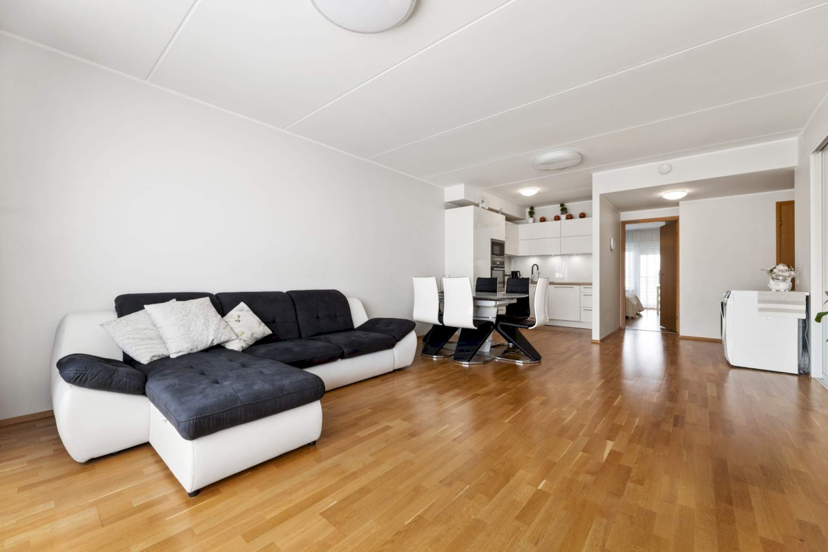 Tallinn, Lasnamäe linnaosa, Loopealse, Meeliku tn 21/3