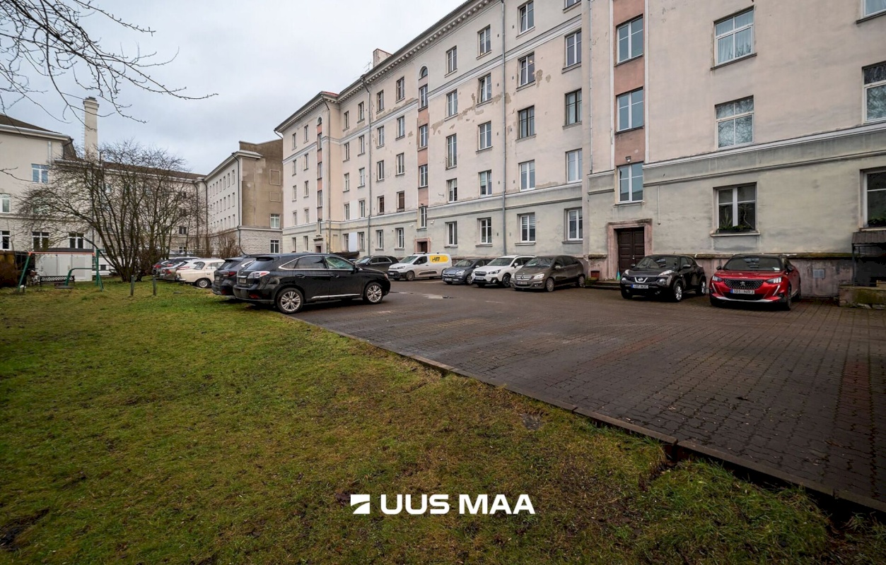 Tallinn, Kesklinna linnaosa, Uus Maailm, Pärnu mnt 62a