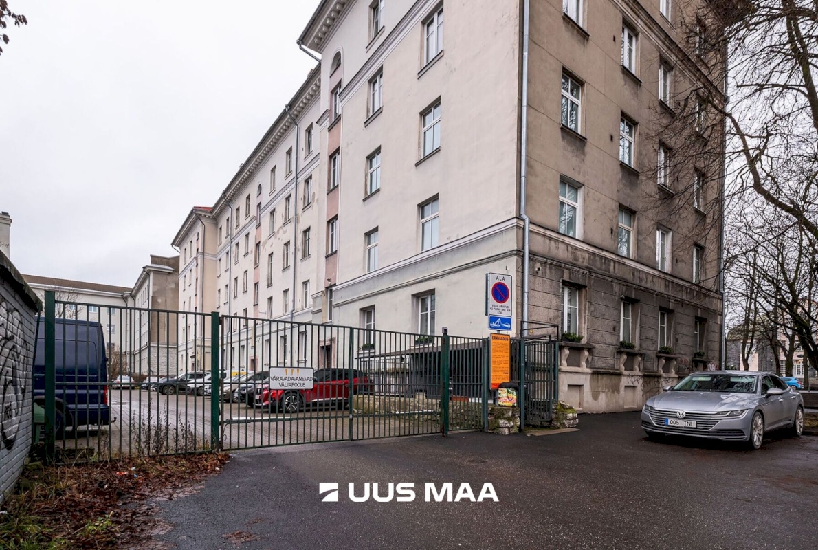 Tallinn, Kesklinna linnaosa, Uus Maailm, Pärnu mnt 62a