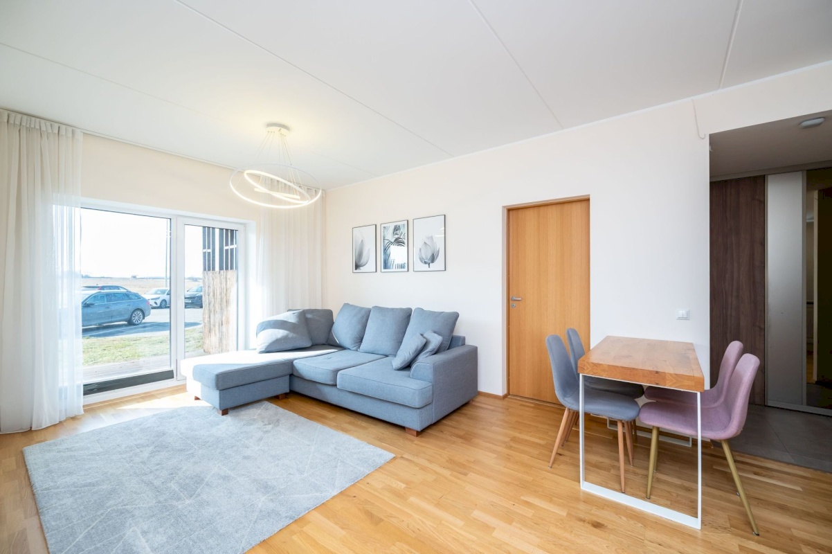 Rae vald, Peetri alevik, Sinilille tee 2/2