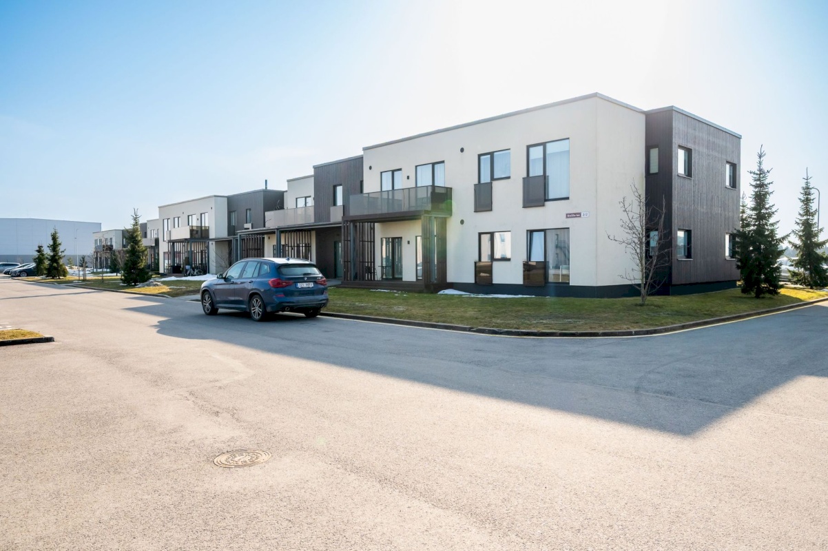 Rae vald, Peetri alevik, Sinilille tee 2/2