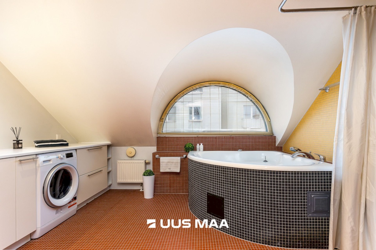 Tallinn, Kesklinna linnaosa, Kadriorg, Koidula 28