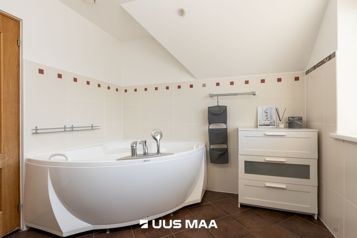 Tallinn, Haabersti linnaosa, Pikaliiva, Rangu 10