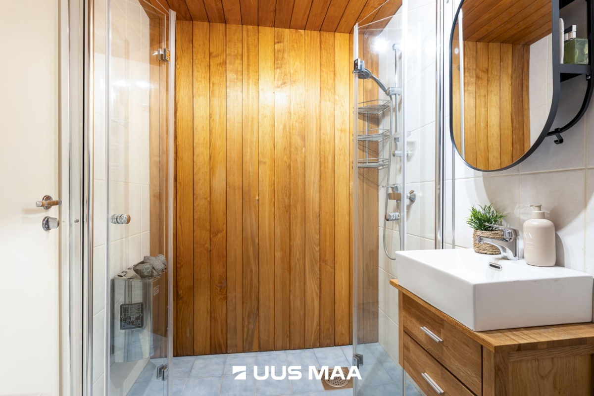 Tallinn, Mustamäe linnaosa, Kadaka, Kadaka pst 169b