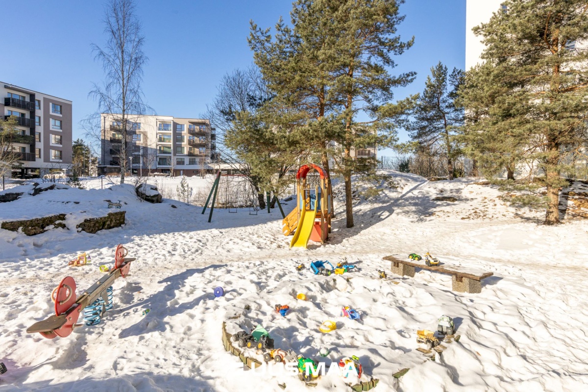 Tallinn, Mustamäe linnaosa, Kadaka, Kadaka pst 169b