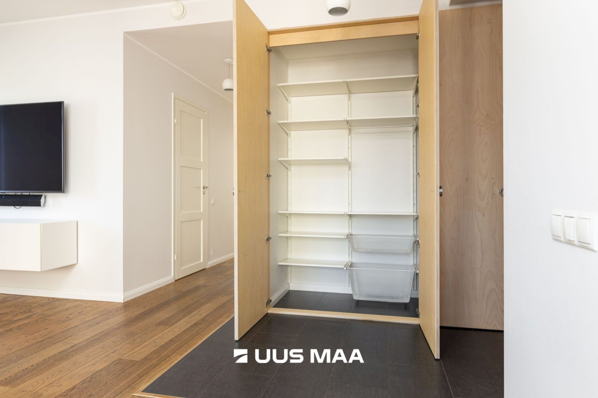 Tallinn, Kesklinna linnaosa, Kadriorg, F.J. Wiedemanni 11