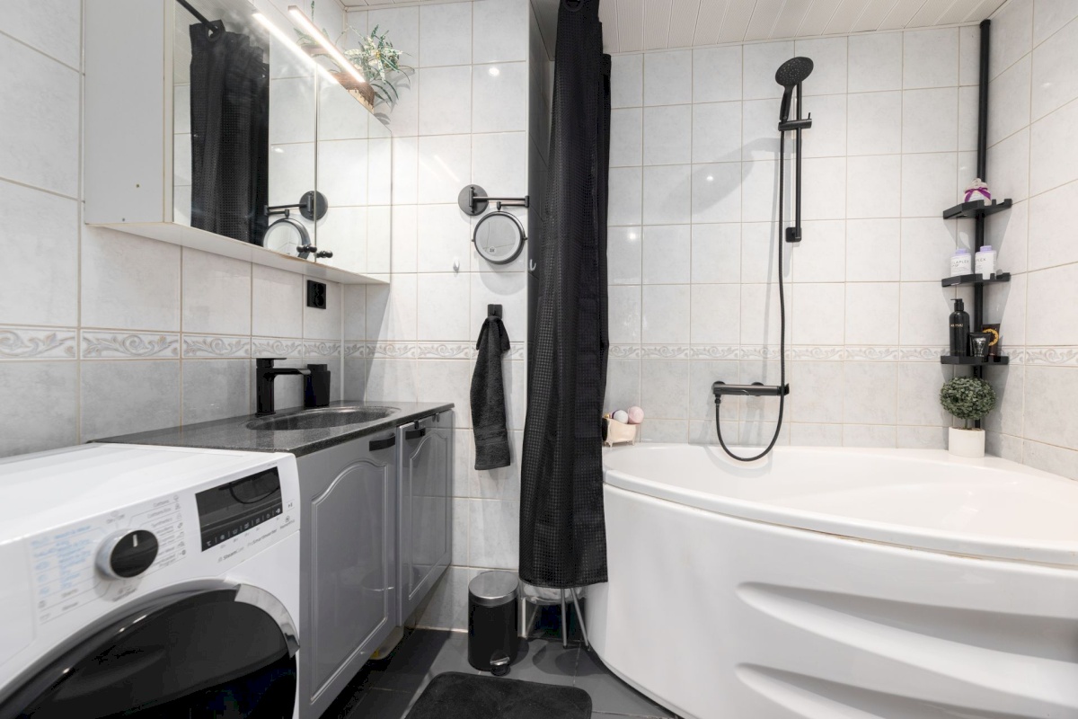 Tallinn, Mustamäe linnaosa, Mustamäe, E. Vilde tee 98