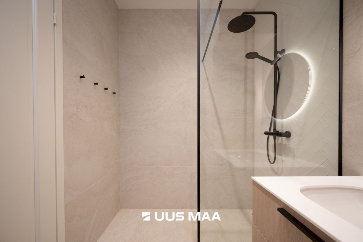 Tallinn, Kesklinna linnaosa, Narva mnt 2