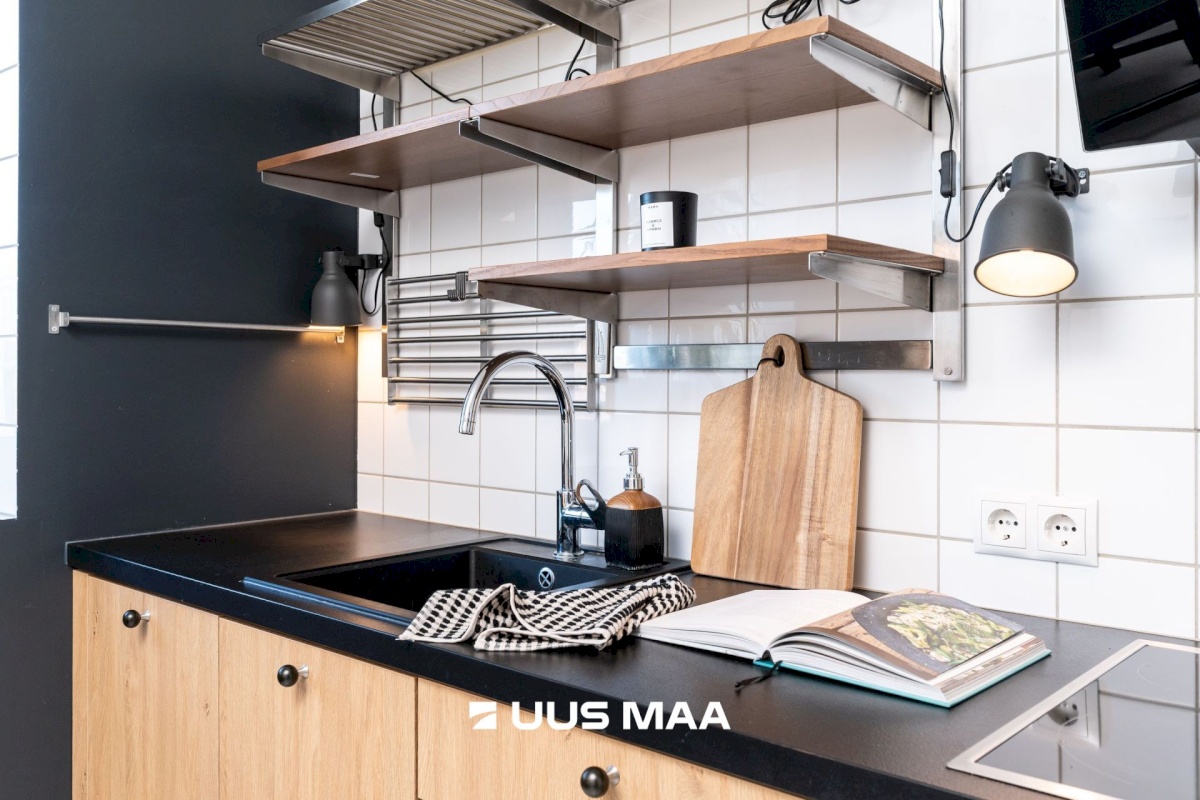 Tallinn, Kesklinna linnaosa, Pärnu mnt 106