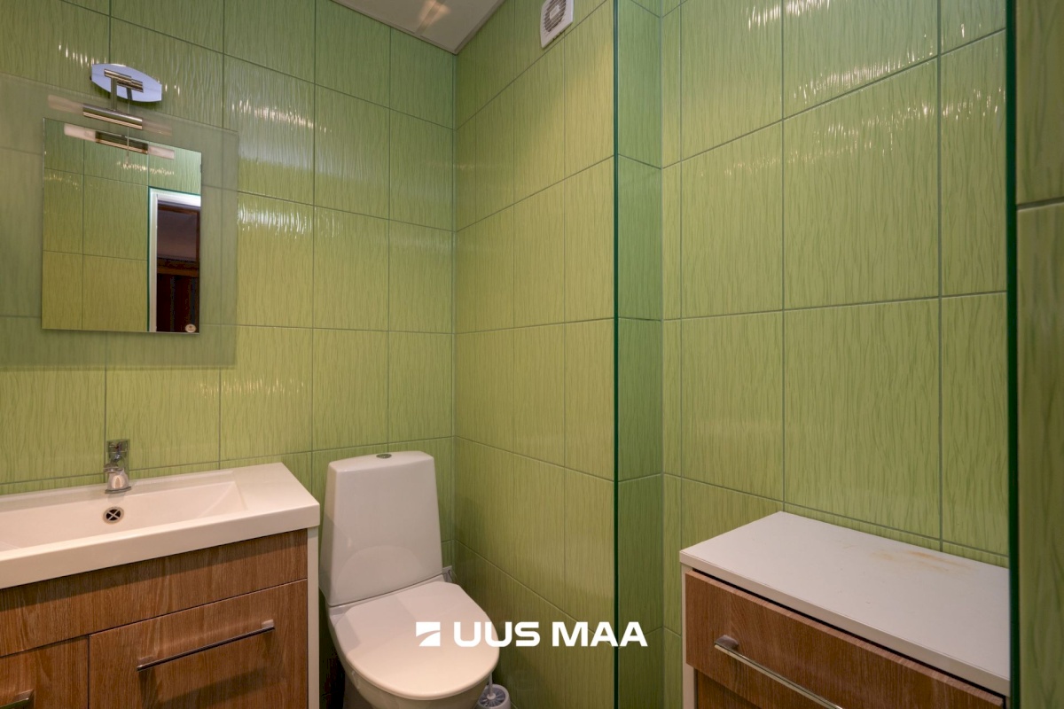 Hiiumaa vald, Kärdla linn, Heltermaa mnt 15