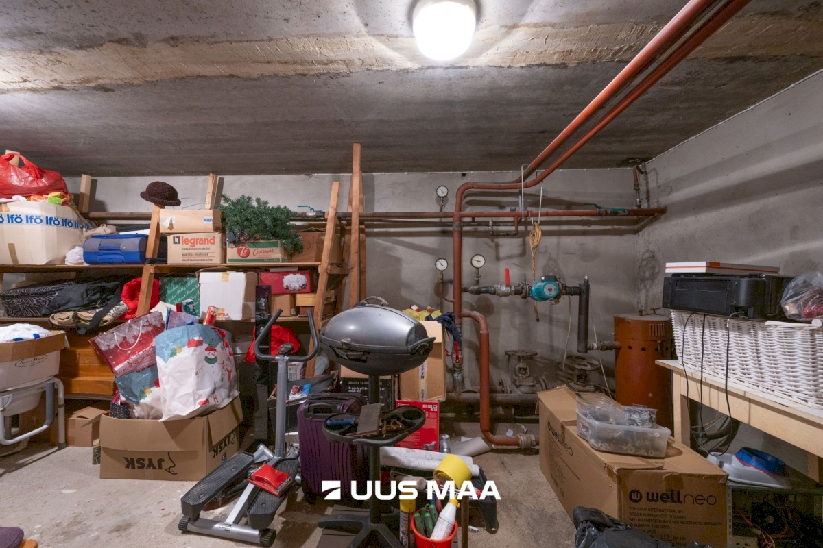 Hiiumaa vald, Kärdla linn, Heltermaa mnt 15