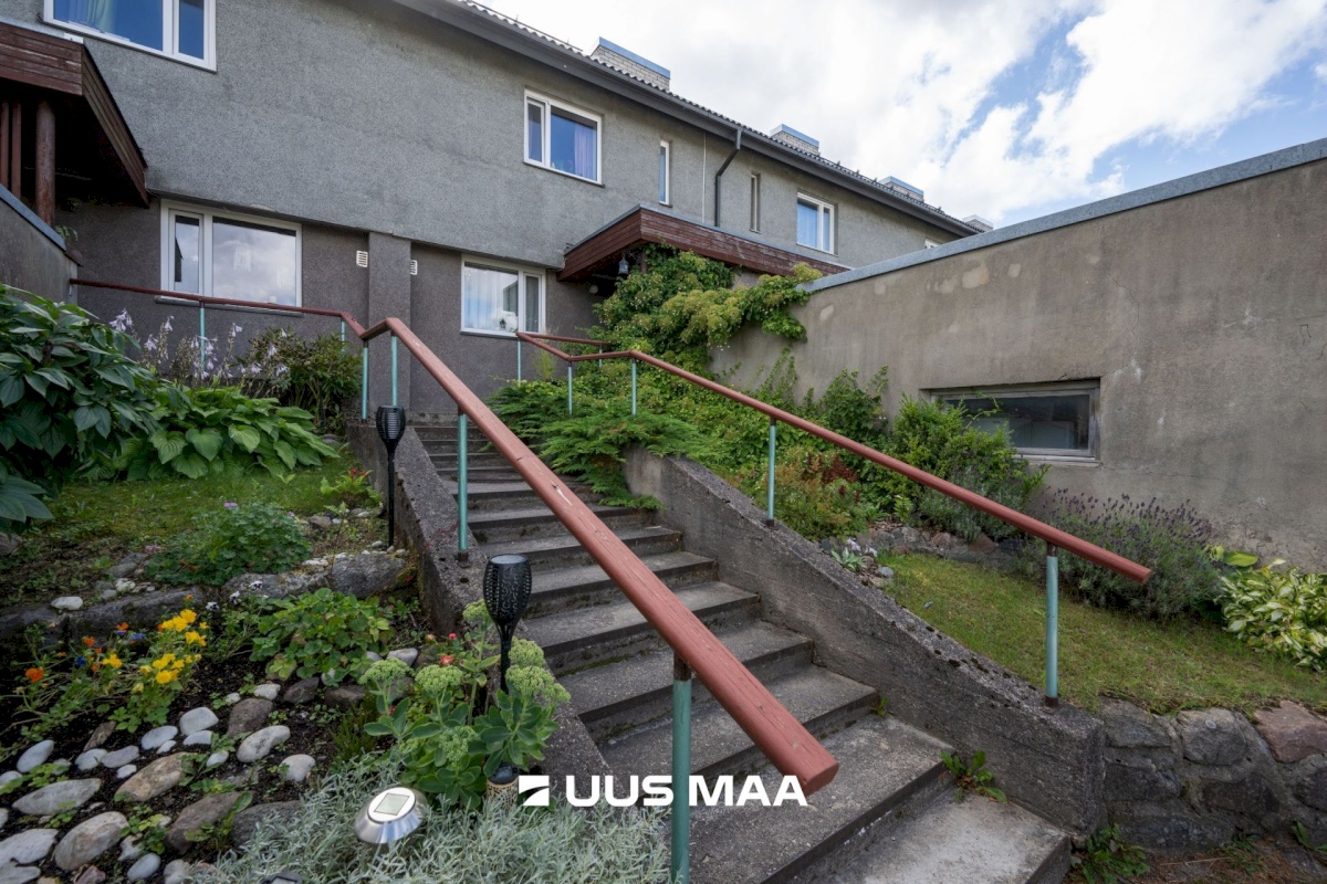 Hiiumaa vald, Kärdla linn, Heltermaa mnt 15