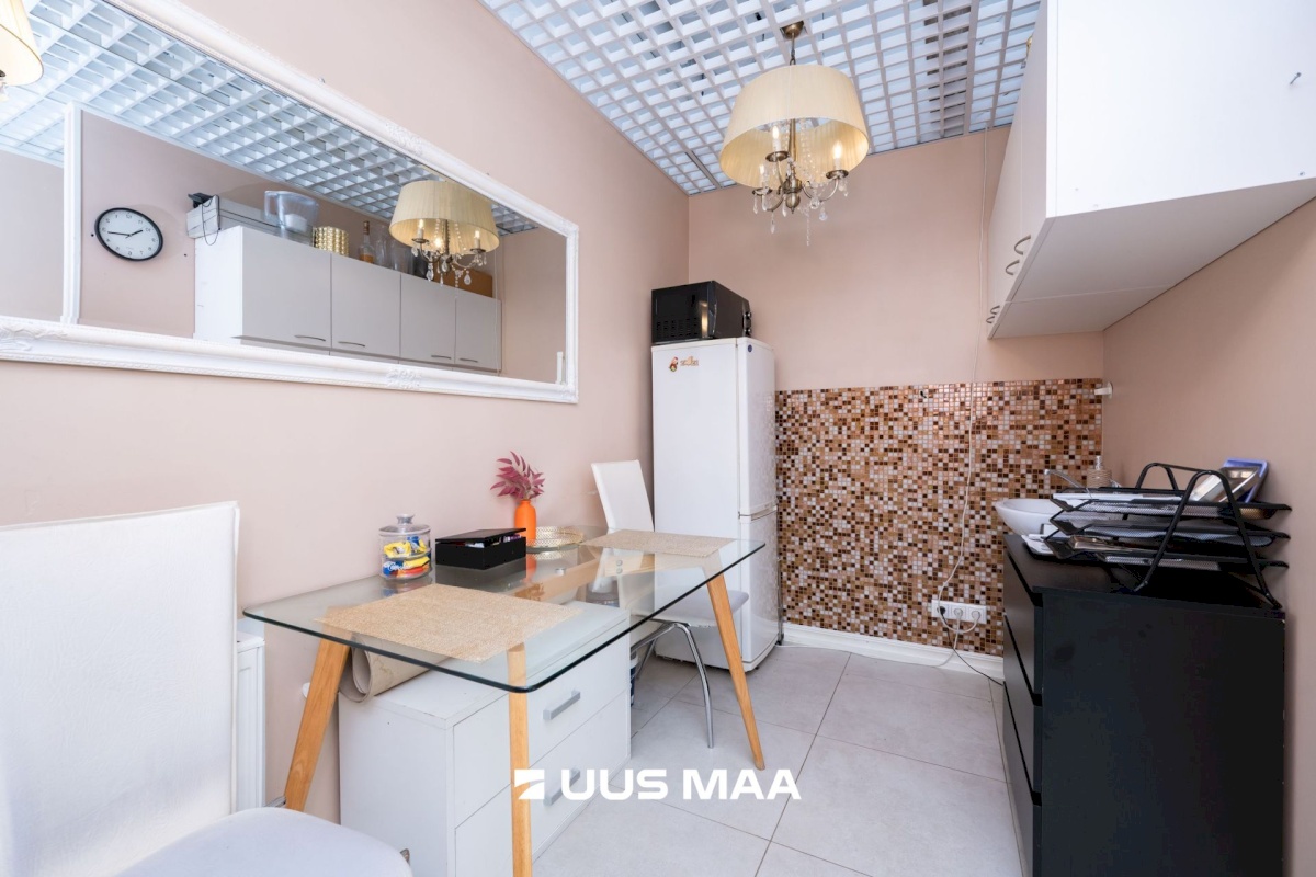 Tallinn, Mustamäe linnaosa, Karjavälja tn 4